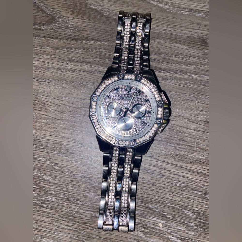 ✨ Men’s BULOVA crystal watch ✨